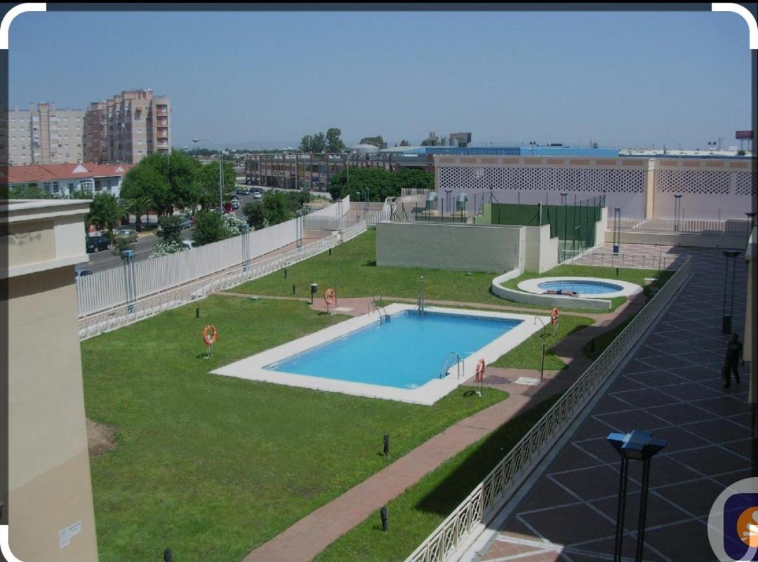 Apartamento De Lux Sevilla Este Exterior photo